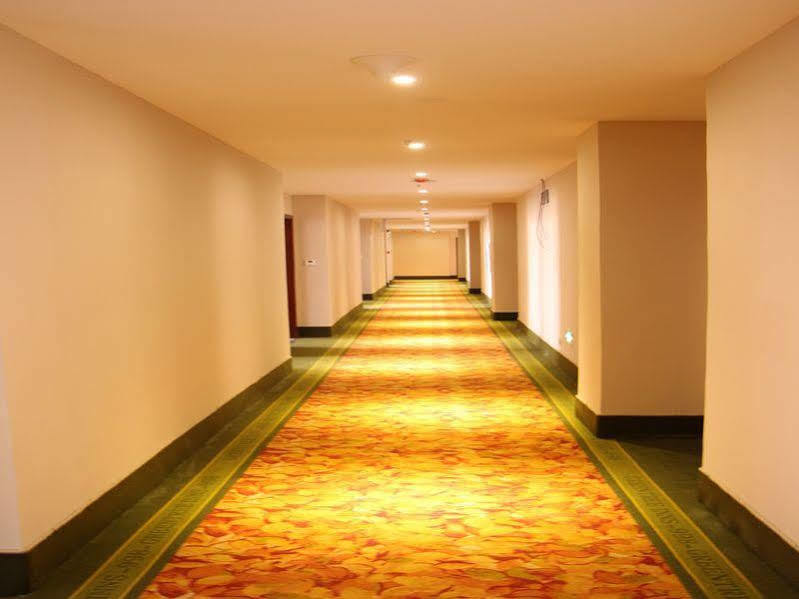 Greentree Inn Shandong Qingdao Development District Sdust Express Hotel Kültér fotó